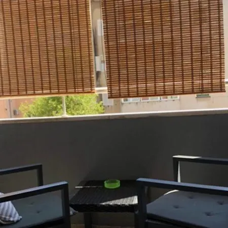 Ema - One Bedroom With Balcony Σπλιτ